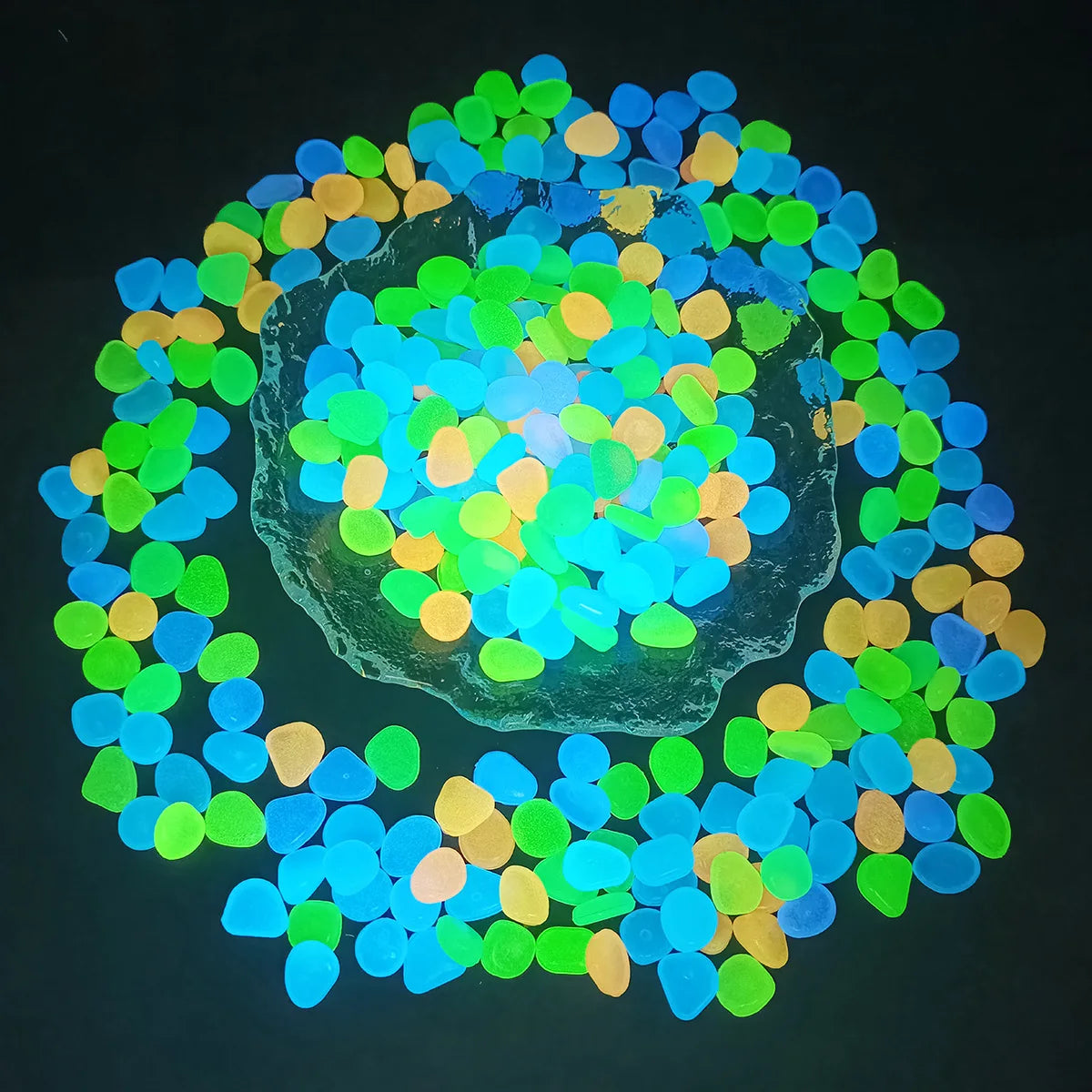 100 Piedras Luminosas Fluorescentes para Jardín, Acuario y Decoración que Brillan en la Oscuridad